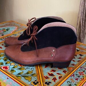 Caboclo - Gotico - suede and leather booties